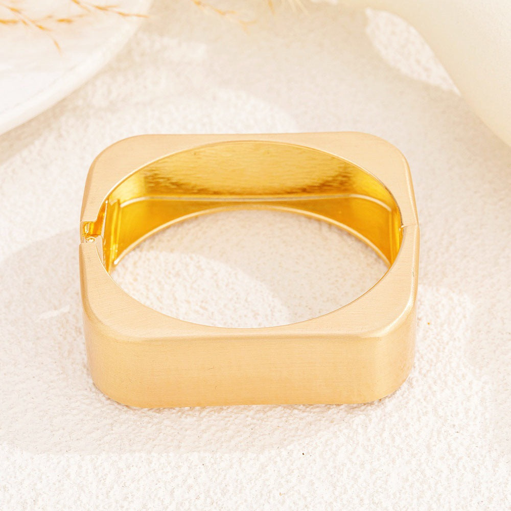 Metallic Wide-band Bracelet