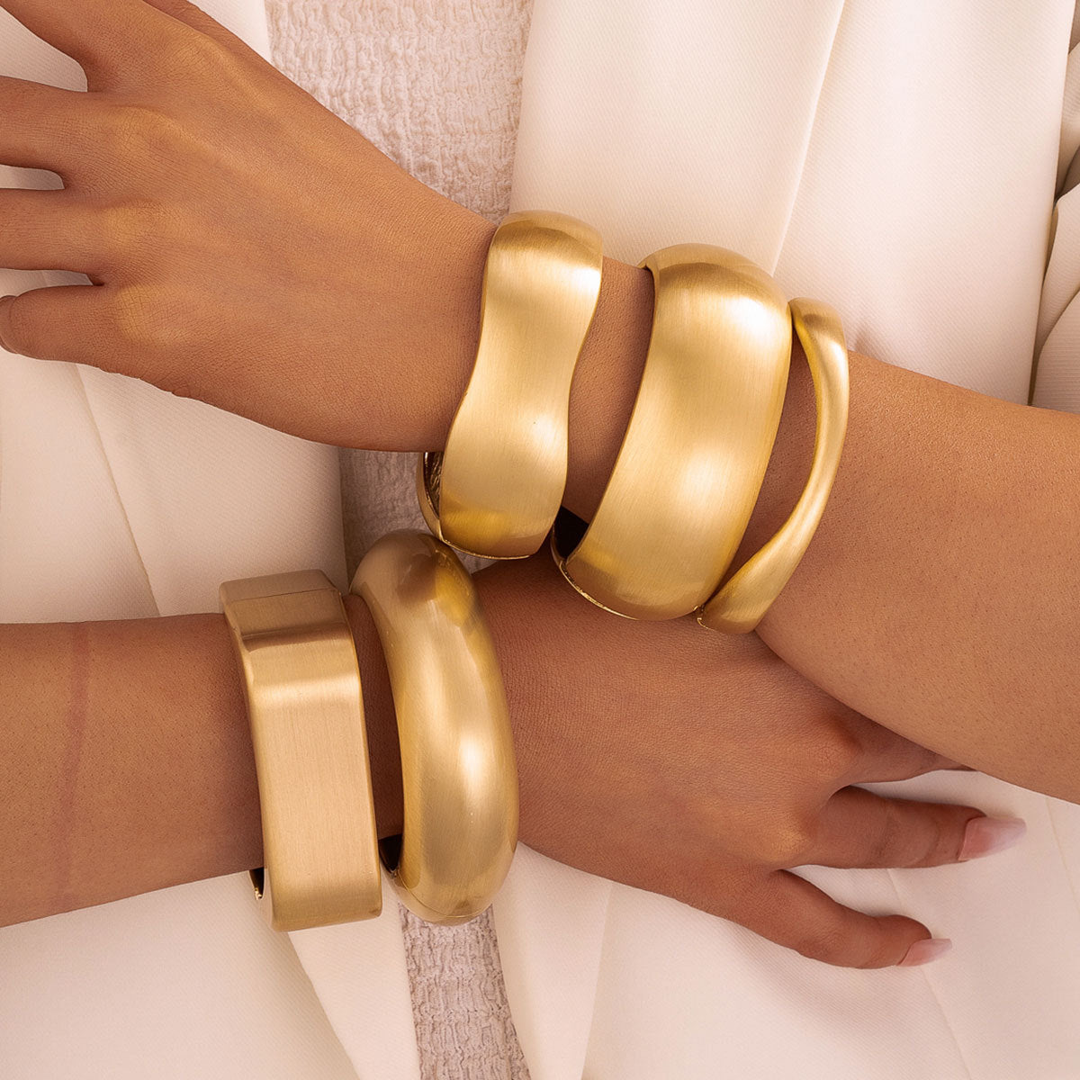 Metallic Wide-band Bracelet